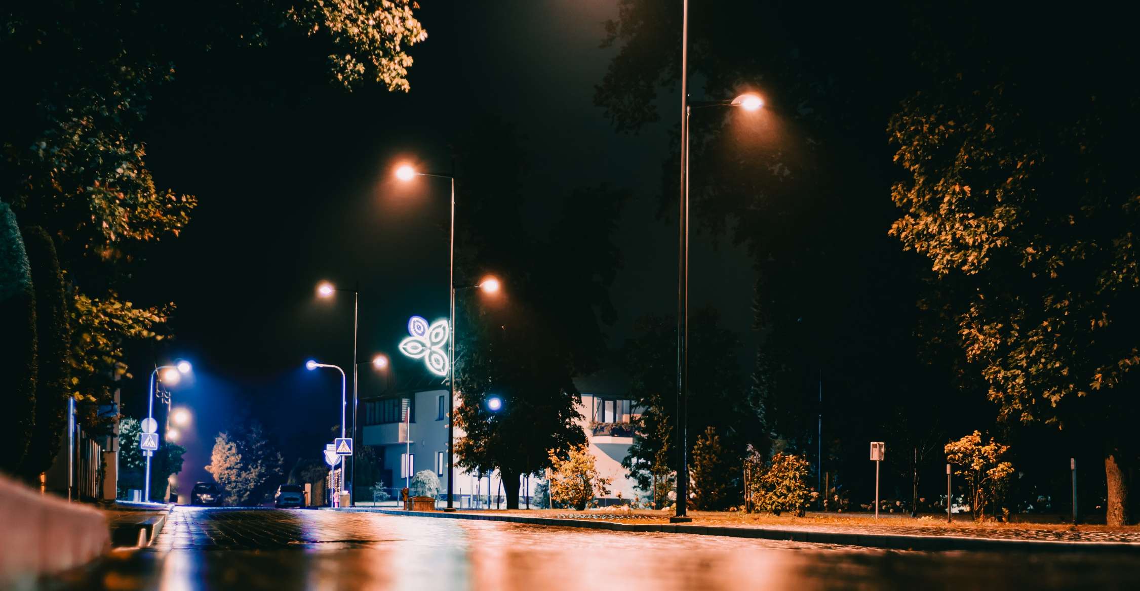楼宇自控系统，弱电设备监控，高效建筑管理，减少人工成本